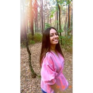 Meet your Posher, Izabela